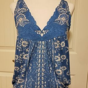 Lucky Brand V-Neck Sz. Small Summer Top